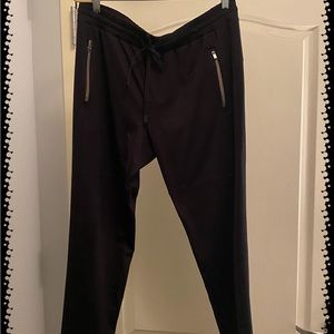 Athleta pants in excellent condition. These are high quality pants!